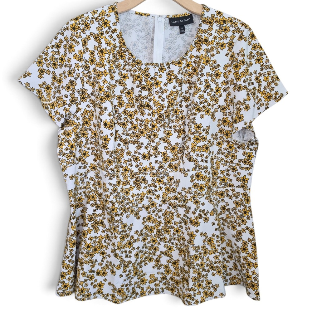 Lane Bryant Blouse 18 Yellow White Floral Daisy Short Sleeve Back Zip Peplum Top